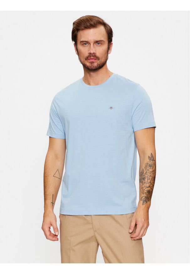 GANT - Gant T-Shirt Shield 2003184 Błękitny Regular Fit. Kolor: niebieski. Materiał: bawełna