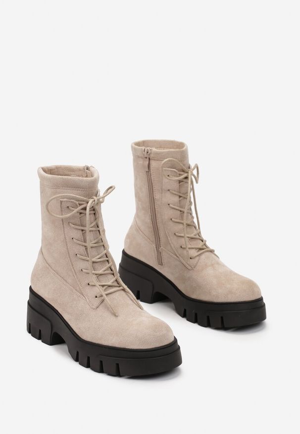 Born2be - Beżowe Botki Workery na Grubej Podeszwie Chitrita. Okazja: na co dzień. Kolor: beżowy. Styl: elegancki, casual