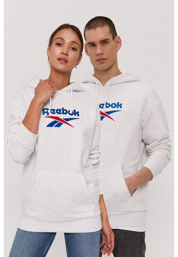 Reebok Classic - Bluza. Okazja: na co dzień. Typ kołnierza: kaptur. Kolor: szary. Wzór: aplikacja. Styl: casual