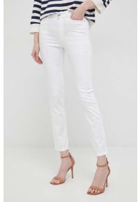 Guess jeansy damskie medium waist. Kolor: biały. Materiał: jeans