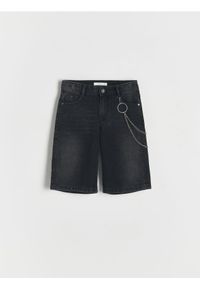 Reserved - Denimowe szorty z łańcuchem - czarny. Kolor: czarny. Materiał: tkanina, bawełna #1