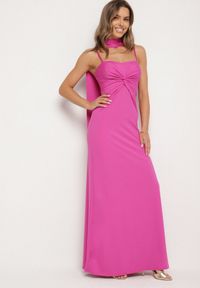 Born2be - Fuksjowa Taliowana Sukienka Ozdobiona Szalem i Marszczeniem Melovea. Okazja: na co dzień. Kolor: różowy. Materiał: skóra. Długość rękawa: na ramiączkach. Wzór: aplikacja. Styl: casual, elegancki #1