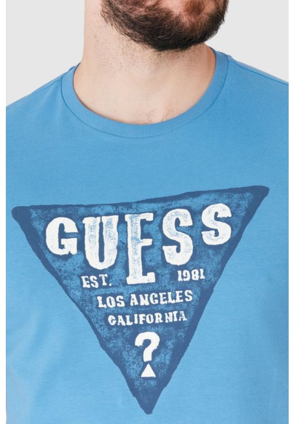 Guess - GUESS Niebieski t-shirt męski z dużym logo, Rozmiar S. Kolor: niebieski. Wzór: nadruk