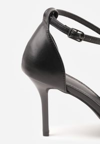 Renee - Czarne Szpilki VICES z Paseczkami w Kształcie Litery X Alethise. Nosek buta: szpiczasty. Zapięcie: pasek. Kolor: czarny. Wzór: paski. Obcas: na szpilce. Styl: elegancki, glamour. Wysokość obcasa: średni #7