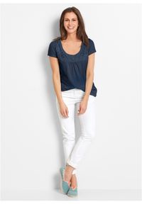 bonprix - Shirt bawełniany z koronką i krótkim rękawem. Kolor: niebieski. Materiał: bawełna, koronka. Długość rękawa: krótki rękaw. Długość: krótkie. Wzór: koronka. Sezon: lato