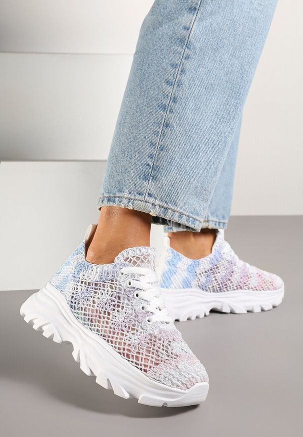 Born2be - Biało-Niebieskie Sneakersy z Siateczkową Cholewką Toliriva. Okazja: na co dzień. Kolor: biały. Materiał: jeans. Szerokość cholewki: normalna