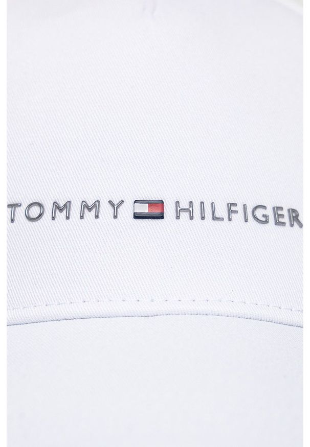 TOMMY HILFIGER - Tommy Hilfiger czapka bawełniana 1985 kolor biały z aplikacją. Kolor: biały. Materiał: bawełna. Wzór: aplikacja