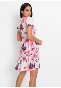 Sukienka z rękawami bufkami i falbanami bonprix pastelowy jasnoróżowy w kwiaty. Kolor: różowy. Wzór: kwiaty. Sezon: lato #4