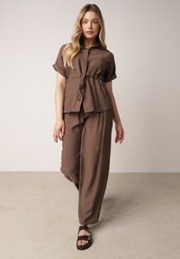 Born2be - Ciemnobeżowy Wiskozowy Komplet Spodnie i Bluzka Koszulowa z Wiązaniem w Talii Irinryss. Kolor: beżowy. Materiał: wiskoza #5
