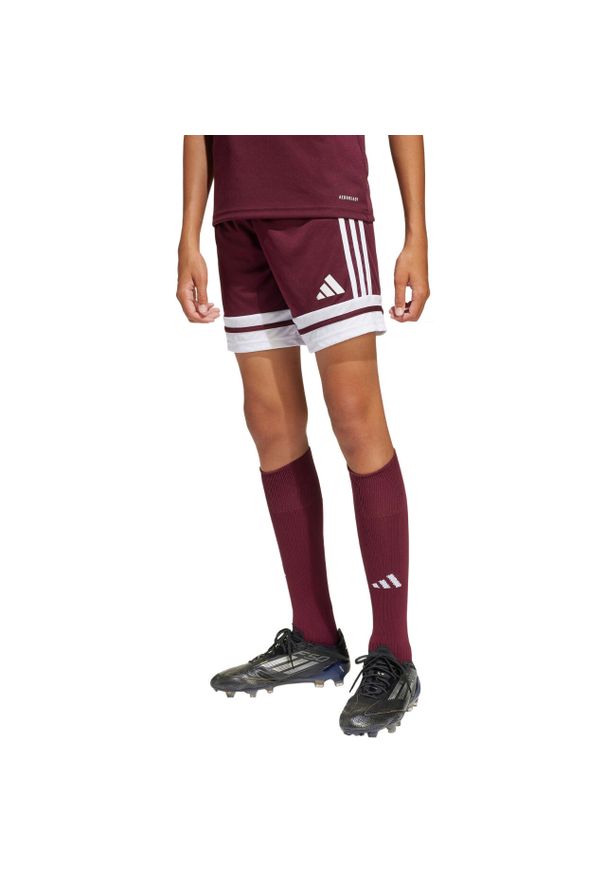 Adidas - Spodenki dla dzieci adidas Squadra 25. Kolor: czerwony, biały, wielokolorowy. Styl: młodzieżowy