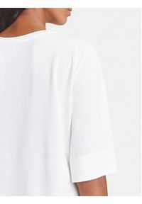 Emporio Armani Sukienka codzienna EW000618 AF12187 U1131 Biały Loose Fit. Okazja: na co dzień. Kolor: biały. Materiał: wiskoza. Typ sukienki: proste. Styl: casual