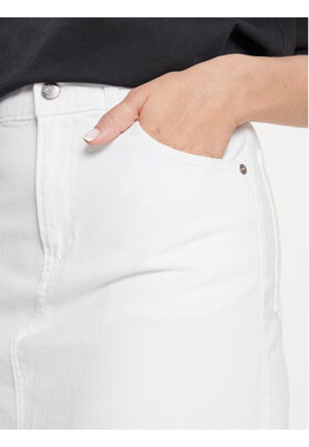 GAP - Gap Spódnica jeansowa 870045-00 Biały Regular Fit. Kolor: biały. Materiał: bawełna