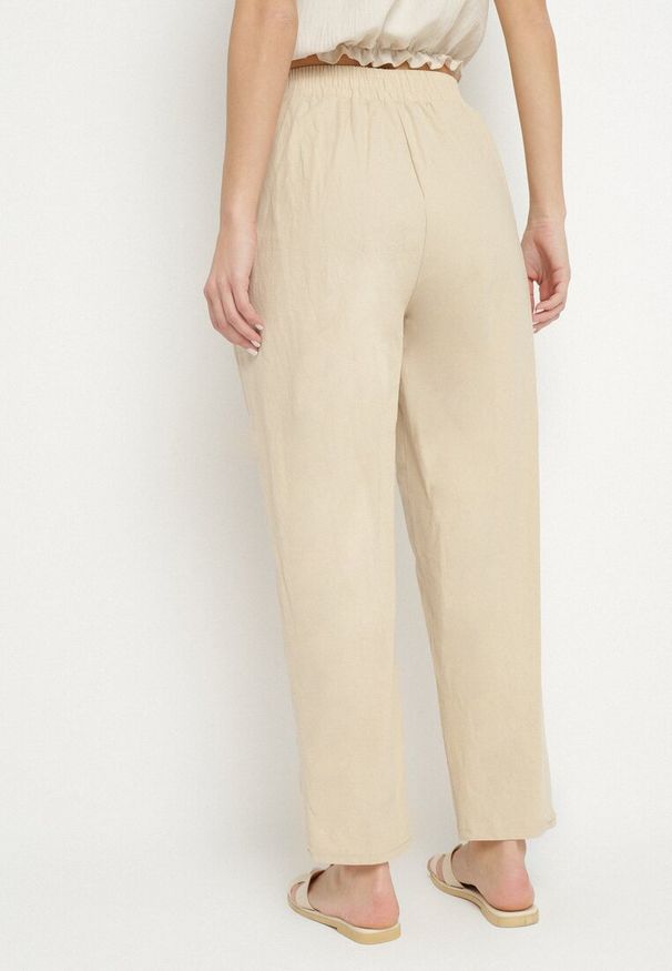 Born2be - Beżowe Bawełniane Spodnie z Wysokim Stanem Vivivara. Okazja: na co dzień. Stan: podwyższony. Kolor: beżowy. Materiał: bawełna. Styl: casual, klasyczny