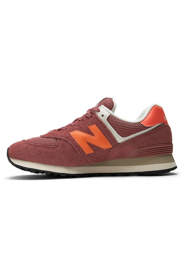 Buty unisex New Balance U5747FE – bordowe. Kolor: czerwony. Materiał: zamsz, guma, materiał, syntetyk. Szerokość cholewki: normalna. Model: New Balance 574