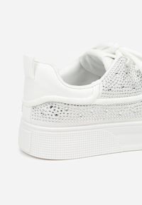 Born2be - Białe Sneakersy na Grubej Podeszwie z Cyrkoniami Catith. Okazja: na co dzień. Kolor: biały. Materiał: jeans #2