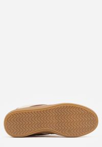 Born2be - Ciemnobeżowe Sneakersy w Stylu Tenisówek z Koralikami Charnara. Okazja: na co dzień. Kolor: beżowy. Materiał: dresówka. Wzór: aplikacja #7