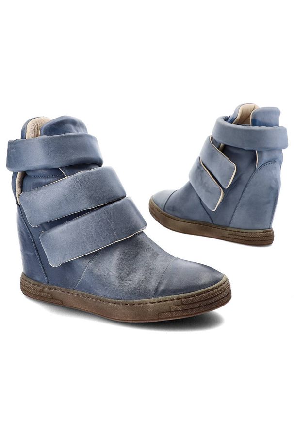 Niebieskie Sneakersy Carinii Skórzane Buty Na Koturnie. Zapięcie: rzepy. Kolor: niebieski. Materiał: skóra. Szerokość cholewki: normalna. Obcas: na koturnie. Styl: sportowy