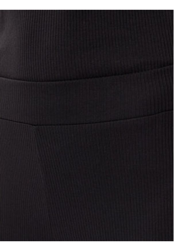Puma Spodnie dresowe Ess Elevated 685025 Czarny Straight Fit. Kolor: czarny. Materiał: bawełna