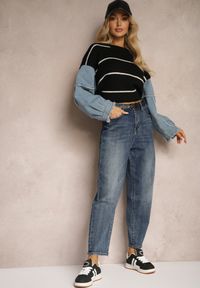 Renee - Niebieskie Jeansy z Dodatkiem Bawełny Mom Fit High Waist Ozdobione Sercem Riannae. Stan: podwyższony. Kolor: niebieski. Wzór: aplikacja. Styl: elegancki, klasyczny