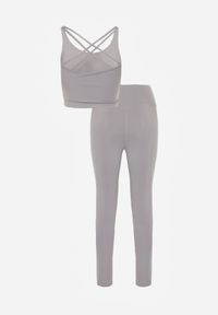 Born2be - Szary Komplet Sportowy Top z Uszytywnianymi Miseczkami i Legginsy z Wysokim Stanem Kassinna. Kolor: szary. Wzór: geometria #2