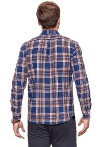 Wrangler - KOSZULA WRANGLER LS 1PKT SHIRT BLUE DEPTHS W5760OPJY. Kolor: niebieski. Wzór: kratka #10