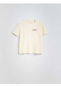 Reserved - T-shirt z haftem - złamana biel. Materiał: bawełna. Wzór: haft