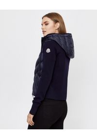 MONCLER - Ocieplana bluza z kapturem. Typ kołnierza: kaptur. Kolor: niebieski. Materiał: wełna, len, materiał, puch. Długość: długie. Sezon: jesień #2