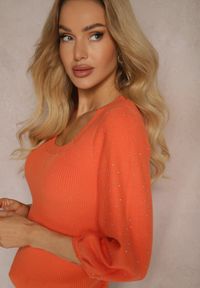 Renee - Pomarańczowy Sweter Ozdobiony Cyrkoniami i Tłoczonym Wzorem Tanaes. Okazja: na co dzień. Kolor: pomarańczowy. Materiał: jeans. Długość rękawa: długi rękaw. Długość: długie. Wzór: aplikacja. Styl: glamour, elegancki, casual #3