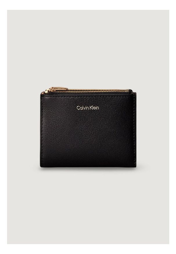 Calvin Klein Portfel Foil Logo Dbl Zip Cardcase LV04F1135G Czarny. Kolor: czarny. Materiał: skóra