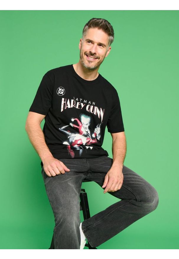 Sinsay - Koszulka Batman - czarny. Kolor: czarny. Materiał: bawełna. Długość rękawa: krótki rękaw. Długość: krótkie. Wzór: motyw z bajki