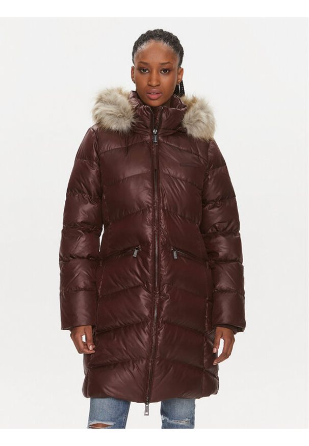 Calvin Klein Płaszcz zimowy K20K207071 Brązowy Regular Fit. Kolor: brązowy. Materiał: syntetyk. Sezon: zima