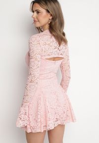 Born2be - Jasnoróżowa Rozkloszowana Sukienka Koktajlowa z Koronką i Bolerkiem Eyrfedi. Okazja: na randkę, na ślub cywilny, na wesele. Kolor: różowy. Materiał: koronka. Długość rękawa: na ramiączkach. Wzór: koronka. Styl: wizytowy #6