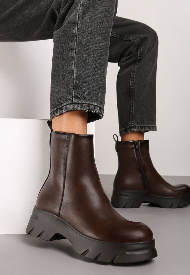 Born2be - Brązowe Ocieplone Botki Sztyblety na Płaskiej Podeszwie Teralea. Kolor: brązowy. Materiał: jeans. Obcas: na płaskiej podeszwie. Styl: klasyczny, elegancki