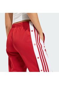 Adidas - adidas Spodnie dresowe Adibreak KD6324 Czerwony Loose Fit. Kolor: czerwony. Materiał: syntetyk #3