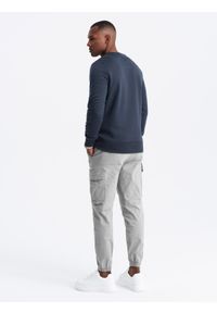 Ombre Clothing - Klasyczna bluza dresowa męska z napisem – granatowa V3. Okazja: na co dzień. Kolor: niebieski. Materiał: dresówka. Wzór: napisy. Styl: klasyczny #6