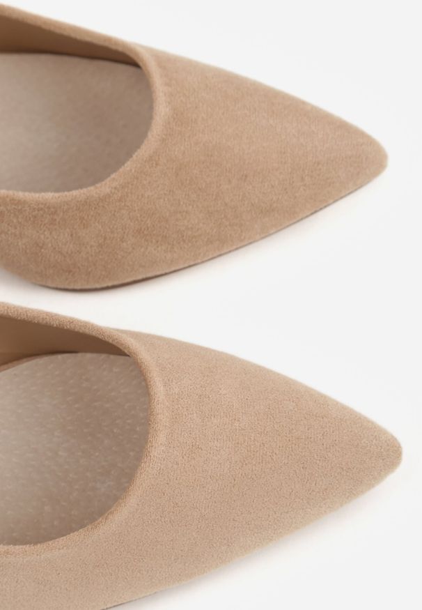 Born2be - Ciemnobeżowe Czółenka na Obcasie ze Skórzaną Wkładką i Metaliczną Wstawką Rasmone. Zapięcie: pasek. Kolor: beżowy. Materiał: skóra. Obcas: na obcasie. Styl: klasyczny. Wysokość obcasa: średni