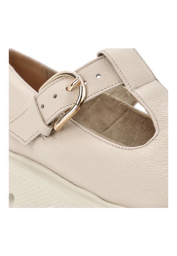 Beżowe Półbuty Armodo Stylowe Obuwie Damskie. Zapięcie: klamry. Kolor: beżowy. Materiał: jeans, skóra. Styl: elegancki