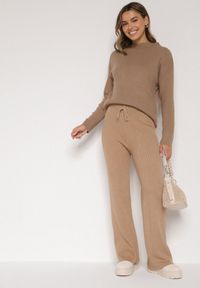 Born2be - Beżowe Prążkowane Spodnie z Wełną o Szerokim Kroju z Wysokim Stanem Reinnia. Okazja: na co dzień. Stan: podwyższony. Kolor: beżowy. Materiał: wełna, prążkowany. Styl: casual #2