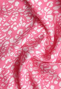 Renee - Różowa Sukienka z Wiskozy Appamene. Typ kołnierza: dekolt kopertowy. Kolor: różowy. Materiał: wiskoza. Wzór: nadruk. Typ sukienki: kopertowe. Długość: maxi #3