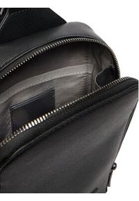 Calvin Klein Saszetka Emblem Hw Sling LV04D3292G Czarny. Kolor: czarny. Materiał: skóra #5