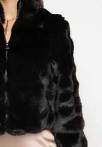 Born2be - Czarna Futerkowa Kurtka z Kołnierzem i Suwakiem Braline. Kolor: czarny. Materiał: jeans. Styl: klasyczny, elegancki #2