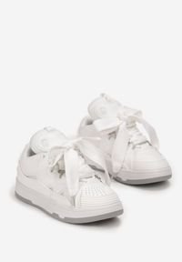 Renee - Białe Sneakersy z Dekoracyjnym Sznurowaniem i Wstawką na Języku Cristen. Kolor: biały #3
