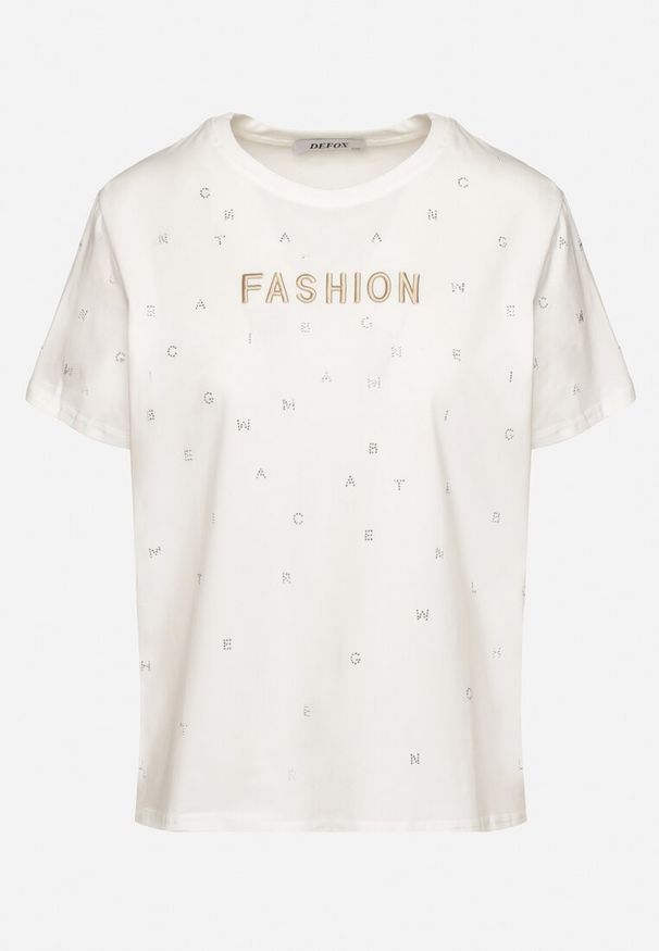 Born2be - Biały T-shirt z Bawełny z Cyrkoniami i Napisem Nalanielle. Okazja: na co dzień. Kolor: biały. Materiał: bawełna. Wzór: napisy. Styl: sportowy, elegancki, klasyczny, casual