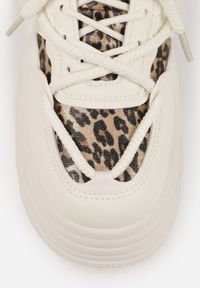 Born2be - Beżowo-Panterkowe Streetwearowe Sneakersy na Platformie z Brokatem i Aplikacjami Maivessa. Okazja: na co dzień. Zapięcie: sznurówki. Kolor: beżowy. Materiał: jeans. Wzór: aplikacja. Obcas: na platformie #6