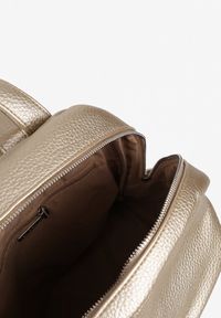 Renee - Złoty Plecak Ozdobiony Napisem Nillamea. Kolor: złoty. Materiał: jeans. Wzór: napisy, aplikacja. Styl: casual, elegancki #2