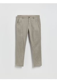 Reserved - Spodnie chino slim - zielony. Kolor: zielony. Materiał: tkanina, bawełna