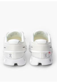 On Running - Sneakersy damskie białe ON RUNNING CLOUD 5. Okazja: do pracy, na spacer, na co dzień. Kolor: biały. Sport: bieganie #6