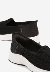 Renee - Czarno-Białe Buty Sportowe Typu Slip On Drusila. Zapięcie: bez zapięcia. Kolor: czarny. Materiał: materiał. Wzór: gładki. Styl: sportowy #6