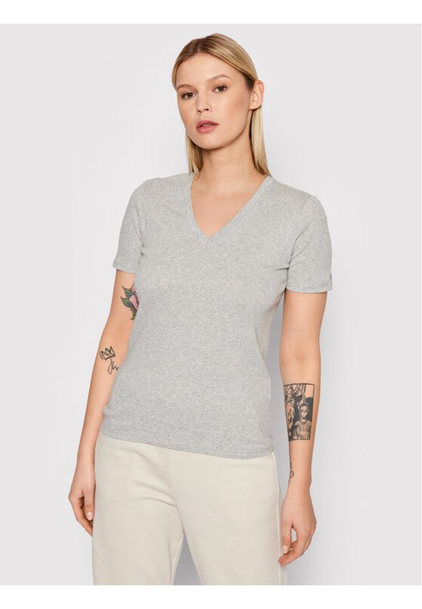 United Colors of Benetton - United Colors Of Benetton T-Shirt 3GA2E4230 Szary Regular Fit. Kolor: szary. Materiał: bawełna