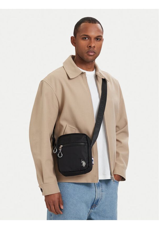 U.S. Polo Assn. Saszetka BIUXT5676MIA Czarny. Kolor: czarny. Materiał: materiał